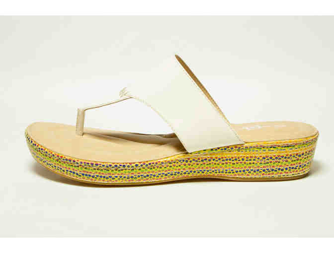 Women's Size: 9 / Born Crown