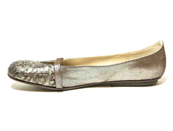 Women's Size: 9 / Salpy