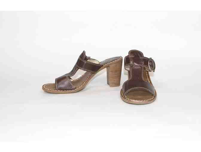 Women's Size: 6.5 / Nicole