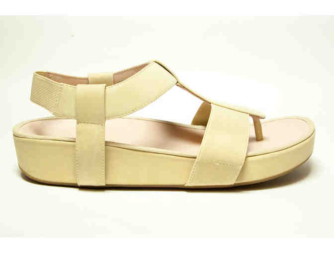 Women's Size: 10 / Taryn Rose