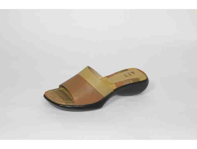 Women's Size: 6 / Art Effects