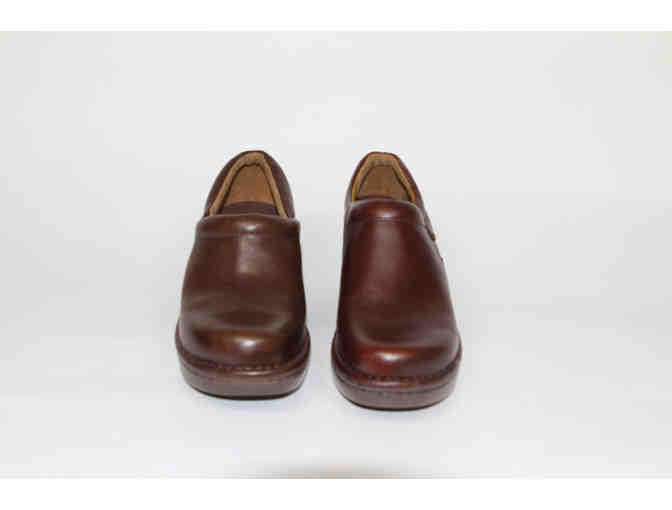 Women's Size: 6.5 / Ariat