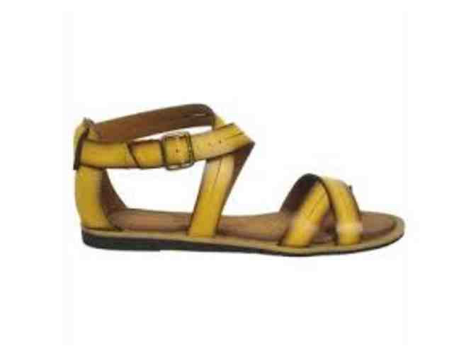 Women's Size: 6 / Yellow Clarks