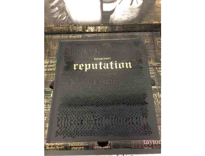 Taylor Swift Reputation Tour VIP Box Collector's Set