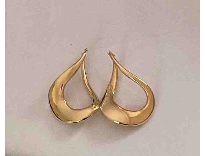 18K Yellow Gold Oblong Hoop Earrings - Photo 3
