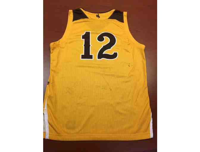 UW Autographed Men's basketball jersey
