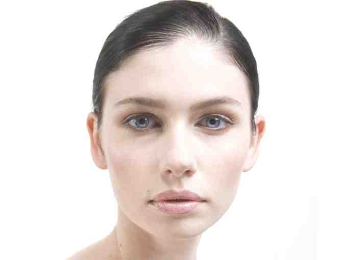 One hour Make-Up Session with Laura Pugliese