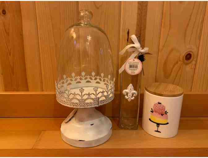 II - Joli Marche Tablecloth and Wine (to drink, not spill... though you could!)