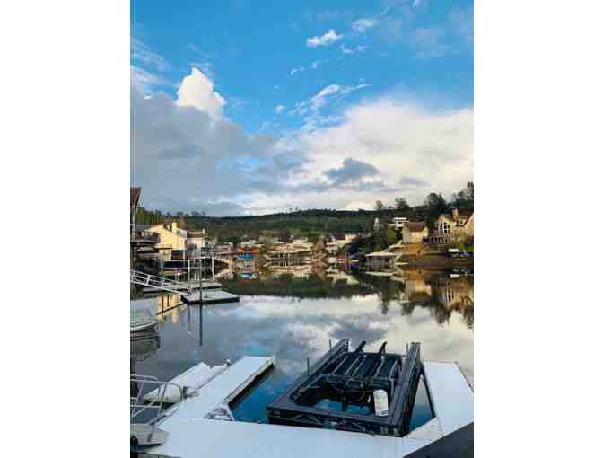 Thompson Lane Lake House - 1 Month Stay