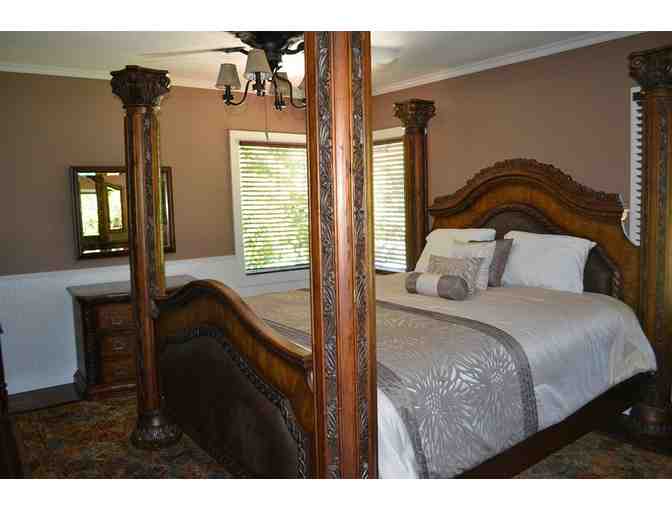 Guerneville Lodge - One night stay for two