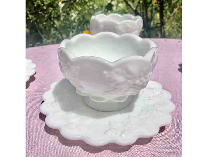 Set of 4 Grape Milk Glass Cocktail Bowls and Saucers - Photo 2