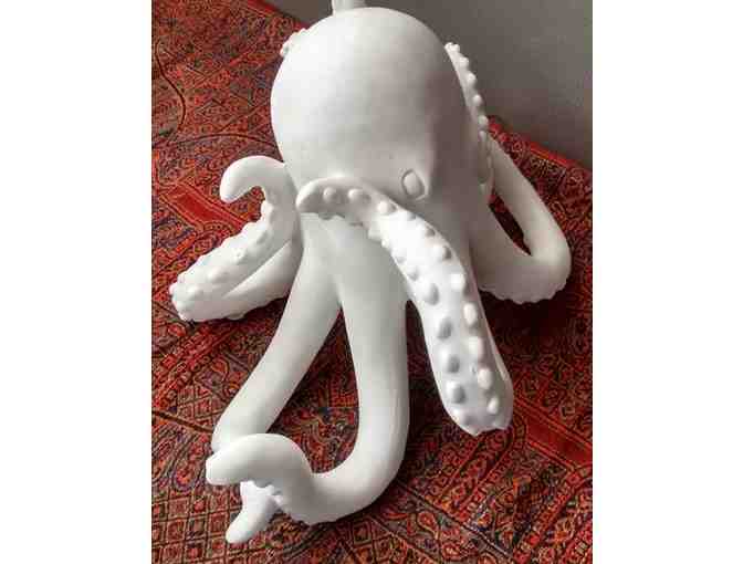 White Octopus Figurine "Casper the Friendly Octopus" - Photo 2