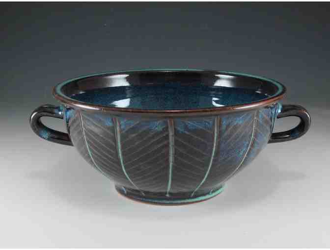 Beautiful Frank Philipps Serving Bowl with Pulled Handles