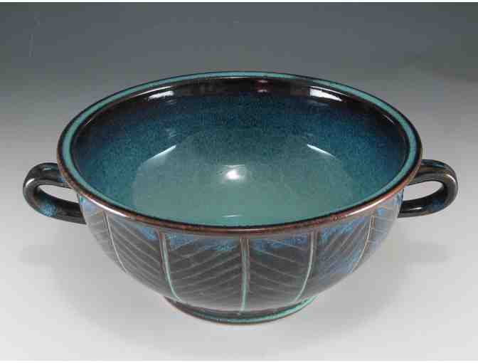Beautiful Frank Philipps Serving Bowl with Pulled Handles