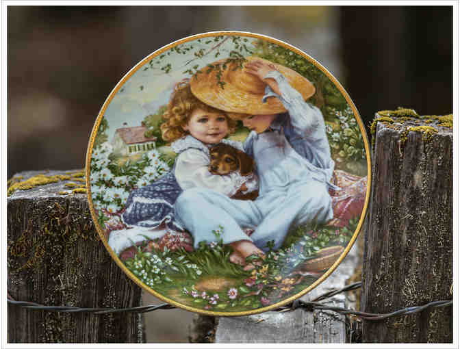 Collector's Plate: Children 8.25'