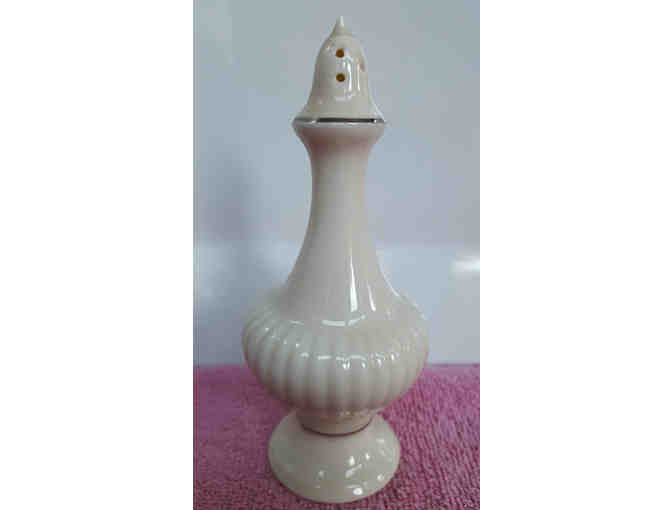 Essex Collection Lenox Salt or Pepper Shaker