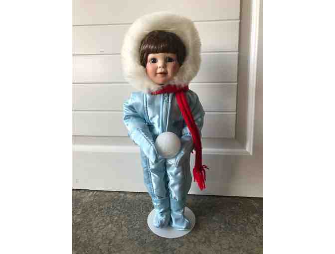 Doll, new: 'Winter Angel' Collectible - Hamilton Heritage Dolls