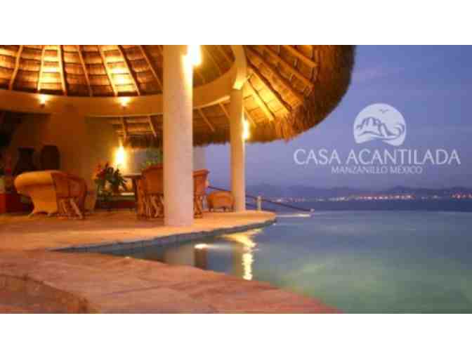 La Vida Buena: A Luxury Beach Getaway at Casa Acantilada