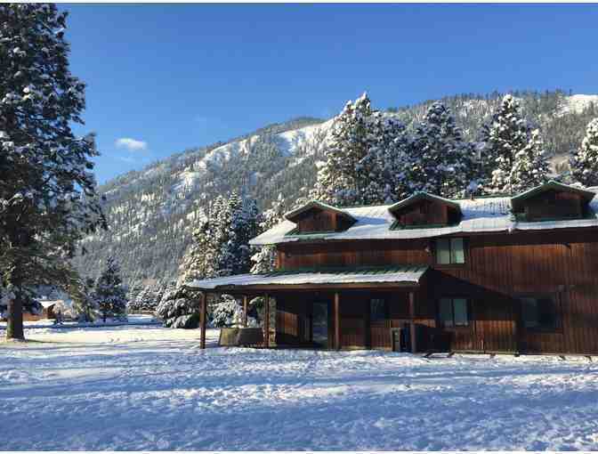 Riverfront Mountain Retreat in Leavenworth