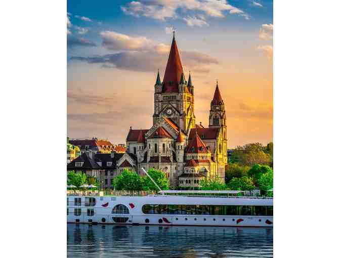 Vibrant Vienna: 3-Night Lux Stay, Spanish Riding School Perform., Mozart Concert , Dinner