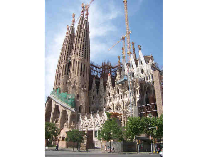 Barcelona's Seaside Enchantment (Spain)6 days for two+Tours+Food tasting+more