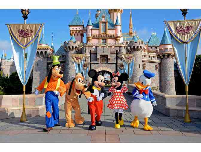 Disneyland 1-Day Park Hopper (4) Tickets
