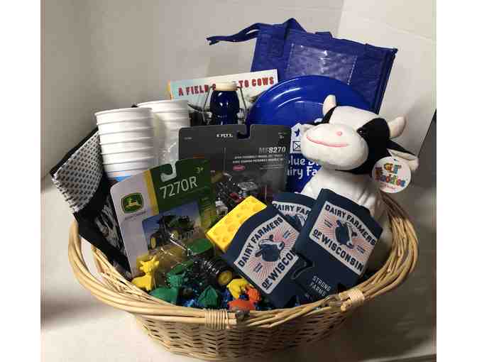 Farm Party hosted by Blue Star Dairy and Moo-tastic Basket
