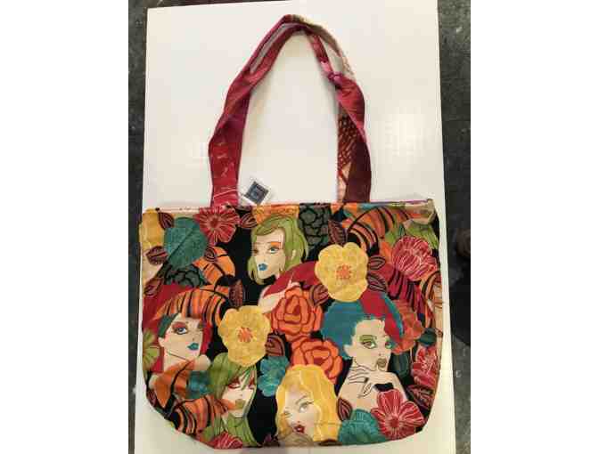 Kwilt Fou Beach Tote: Womenâs Faces