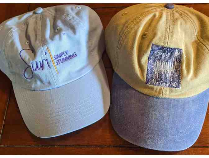 Hats - pair of Suri Simply Stunning brand mark caps - Photo 1
