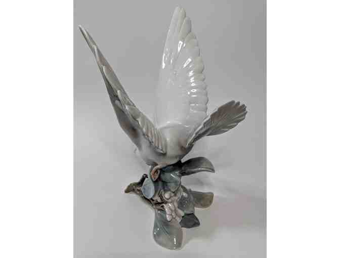 Lladro 4550 Turtle Dove porcelain