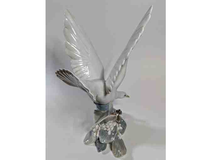 Lladro 4550 Turtle Dove porcelain
