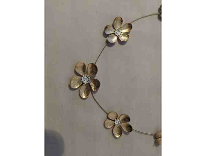 Flower Necklace from Scontsas