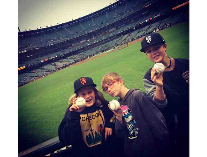 Go to a Giants Game with Dominic & Sam!