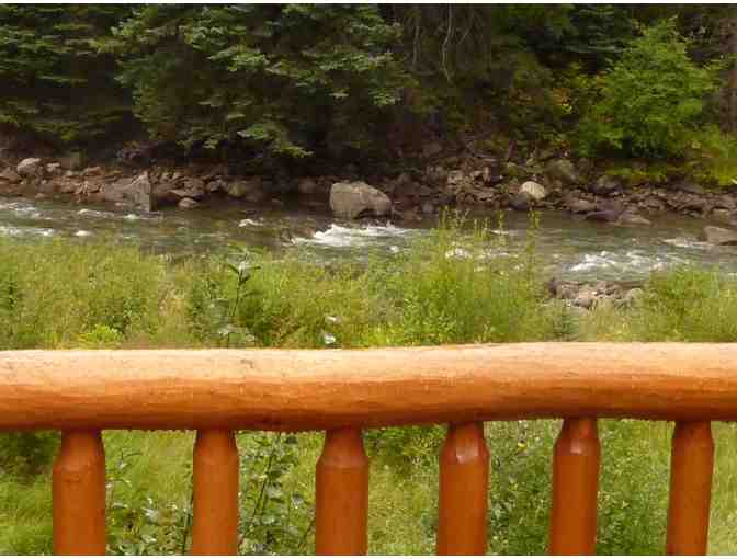 The River Runs Through It - Fabulous Log Home on the Beautiful Crystal River!