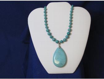 18' Graduated Turquoise Bead Necklace with Pendant