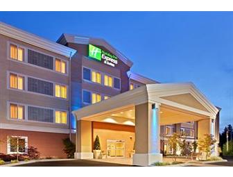 Shop & Stay Seattle Premium Outlets