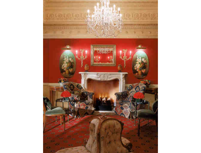 LONDON THEATER TOUR with The Drama League & AIRFARE