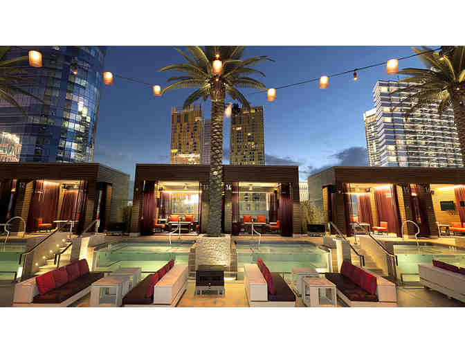 Hip and Stylish LAS VEGAS Weekend Getaway with AIRFARE