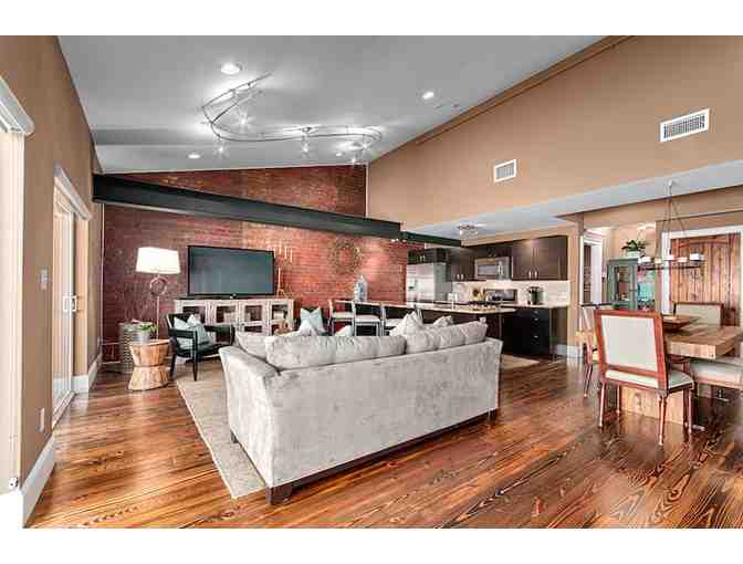 NATURAL BEAUTY MEETS ART AND CULTURE IN ASHEVILLE