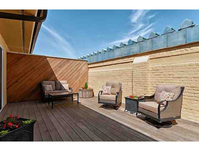 NATURAL BEAUTY MEETS ART AND CULTURE IN ASHEVILLE