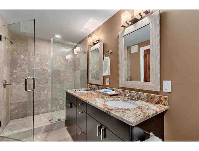 NATURAL BEAUTY MEETS ART AND CULTURE IN ASHEVILLE