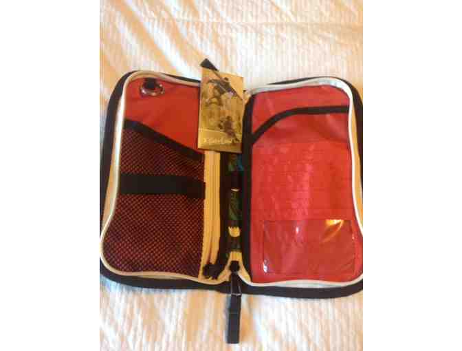 Clutchable Wallet by KAVU