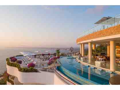 4 nights Puerto Vallarta Luxury 2 Bedroom Suite for up to 6 People!
