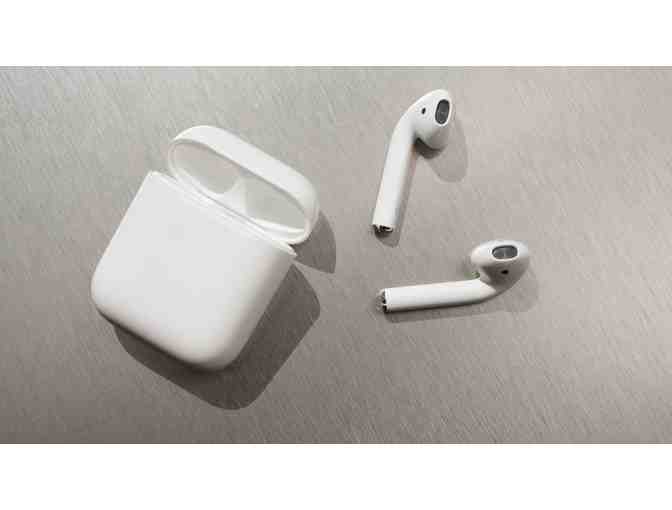 Apple AirPods - Photo 3