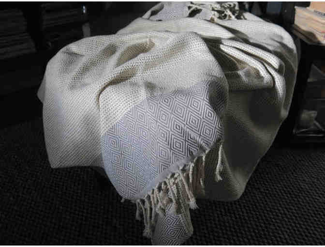 HOUSEWARES: Handcrafted Field's & Cloth Throw
