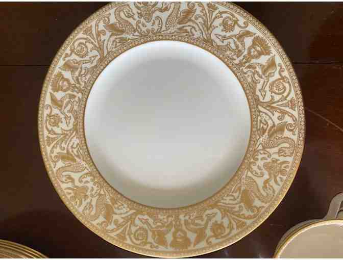 Wedgwood China: Florentine Gold, 40 pieces