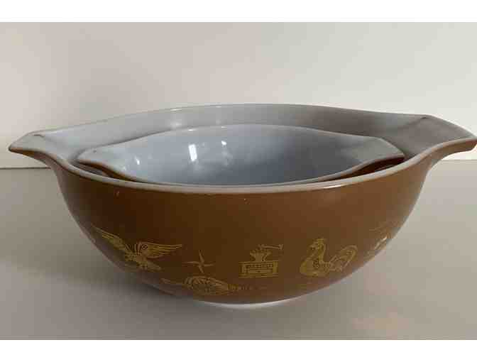 Pyrex "Early American" Brown Cinderella Bowls #442 (1.5 Qt) & #444 (4 Qt.) [SET 1] - Photo 1