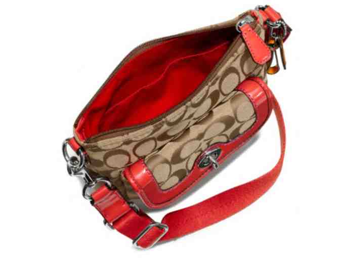 COACH PARK SIGNATURE SWINGPACK - NWT