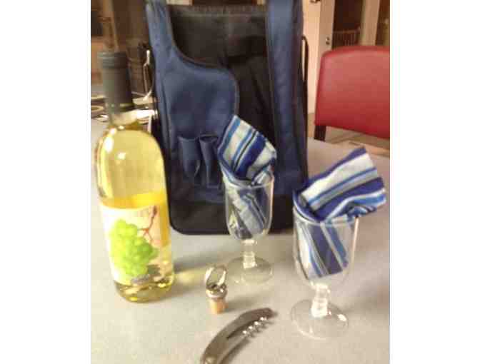 Insulated Wine Picnic Set/Tote with Wine!