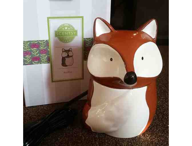 Scentsy Red Fox Warmer & Johnny Appleseed Wax Melt